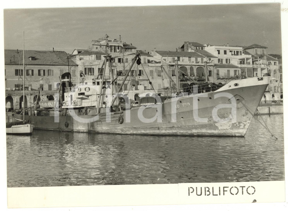 1953 IMPERIA La M/n ROSTRO in porto dopo il recupero della FLYING ENTERPRISE I 