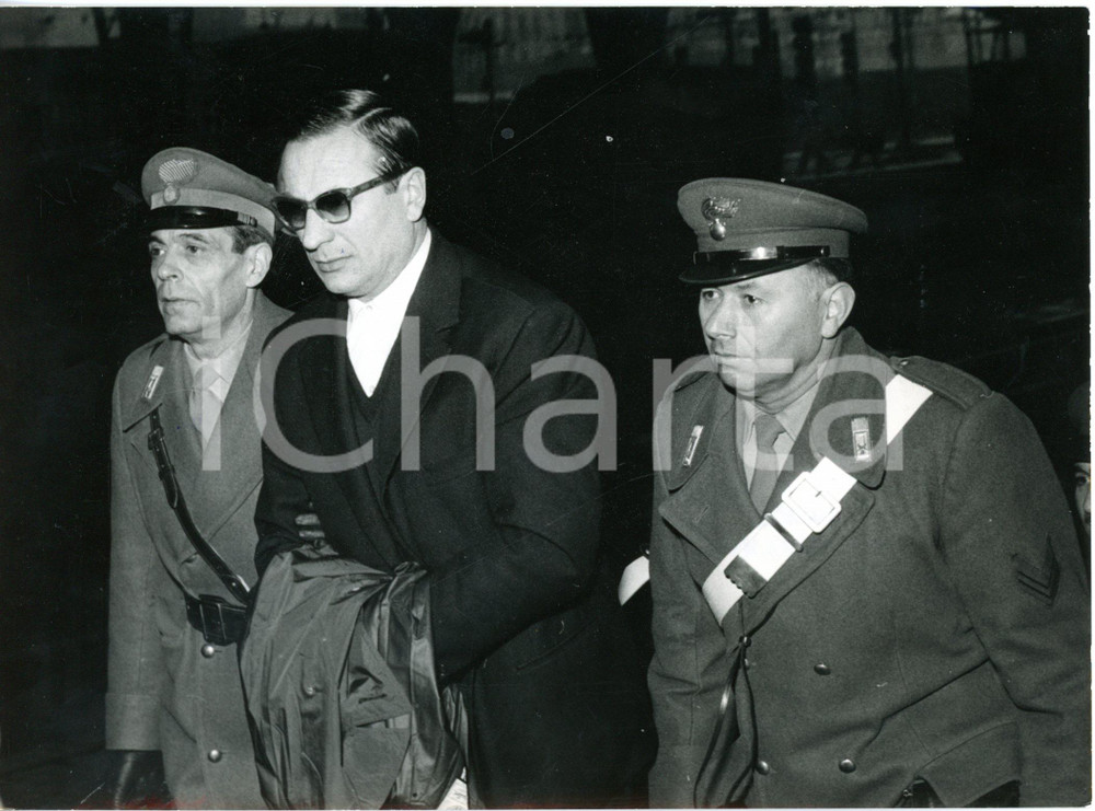 1962 MILANO MISTERO VIA MONACI  Raoul GHIANI scortato fa ritorno in carcere 