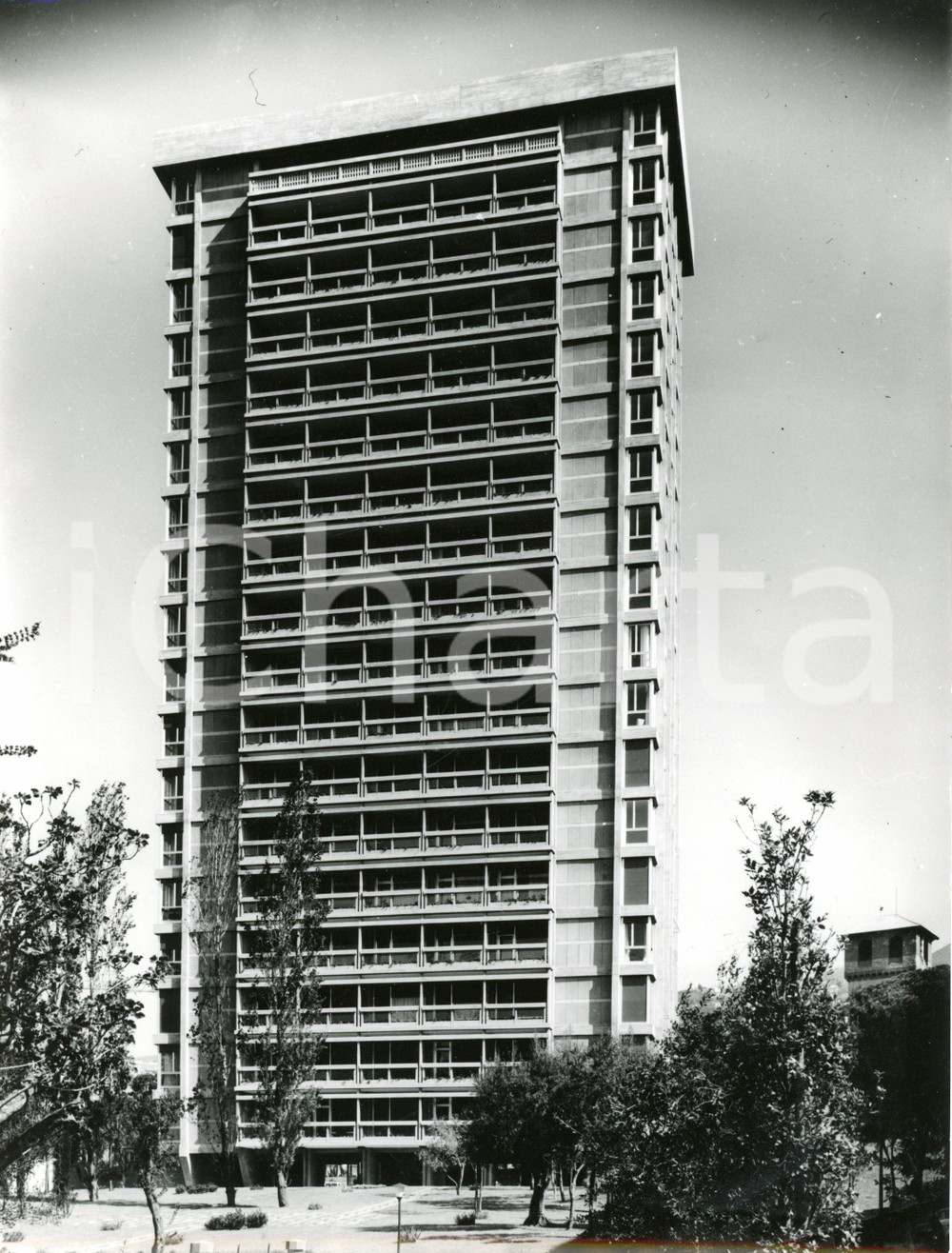 1966 GENOVA QUARTO Veduta del grattacielo progettato da Luigi Carlo DANERI *Foto