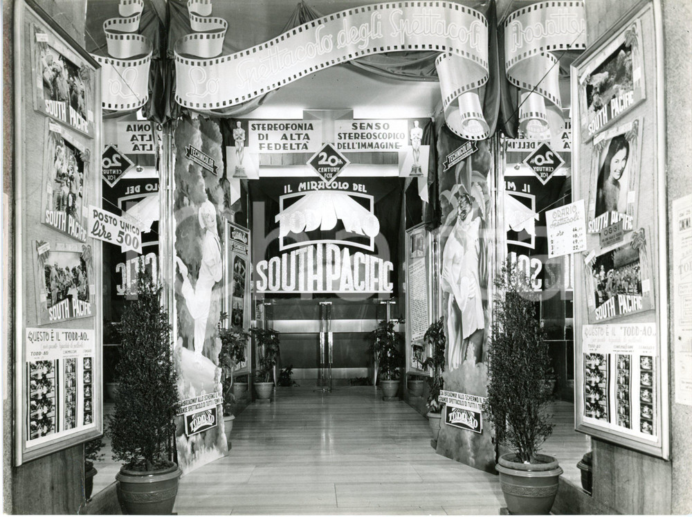 1958 (1970 ca) GENOVA - Ingresso cinema addobbato per il film SOUTH PACIFIC