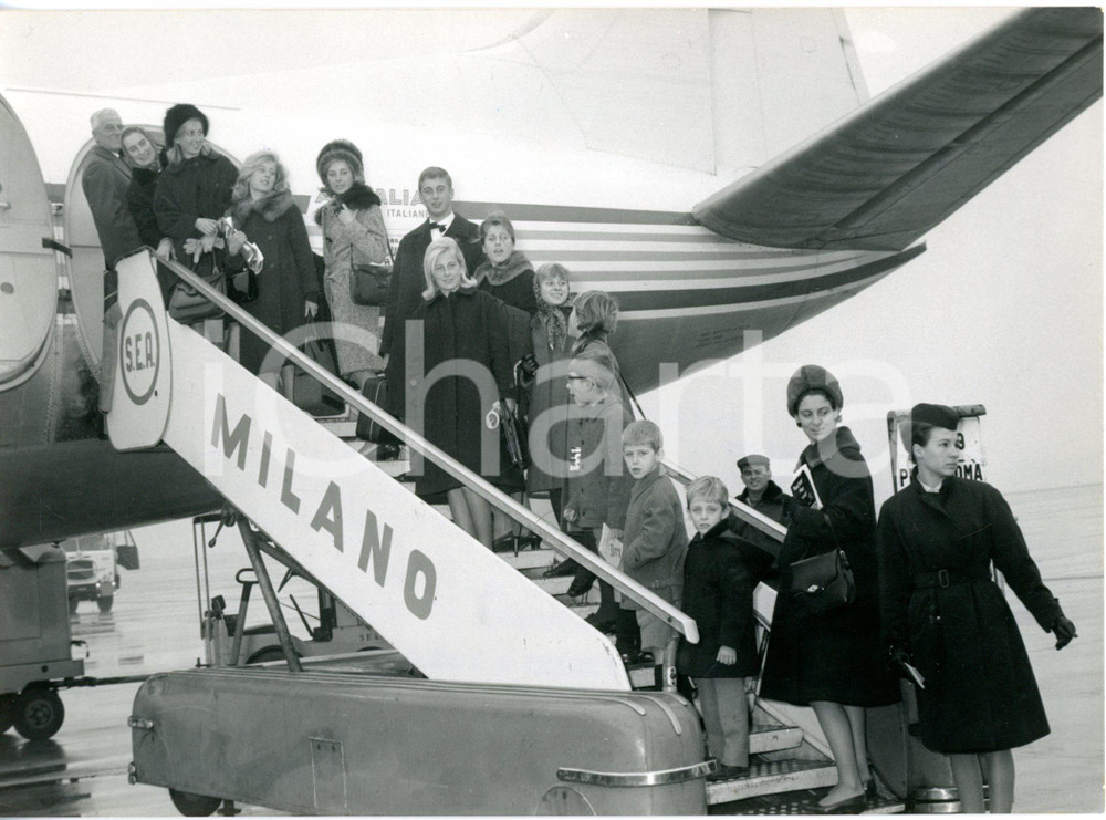 1963 MILANO MALPENSA Famiglia su volo ALITALIA per nozze d'argento - Foto