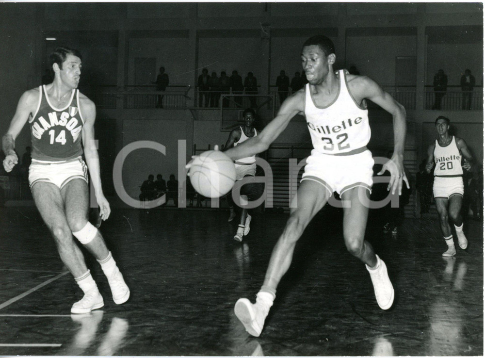 1968 CANTÙ BASKET Oransoda vs Gillette All Star - Azione di Joe Franklin ELLIS