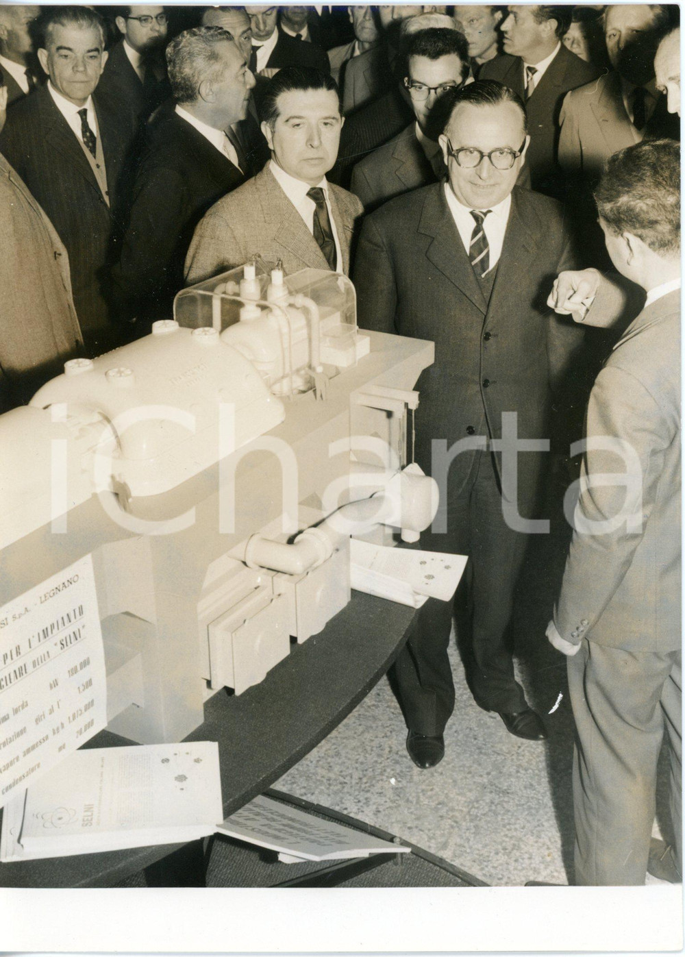 1959 MILANO Fiera - On. Mariano RUMOR visita stand SELNI / Franco TOSI *Foto