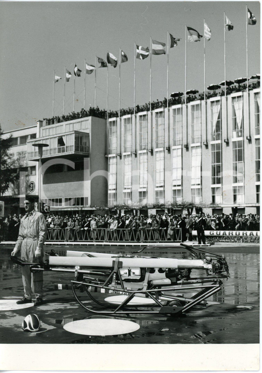 1958 MILANO Fiera campionaria - Presentazione elicottero "Rotociclo XROE-1"