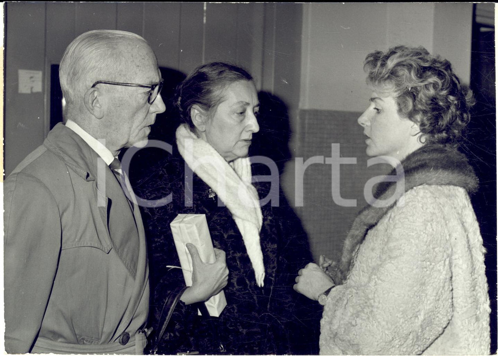 1961 PARIS Hôpital Cochin - La famille de Janine CHARRAT après l'accident *Photo