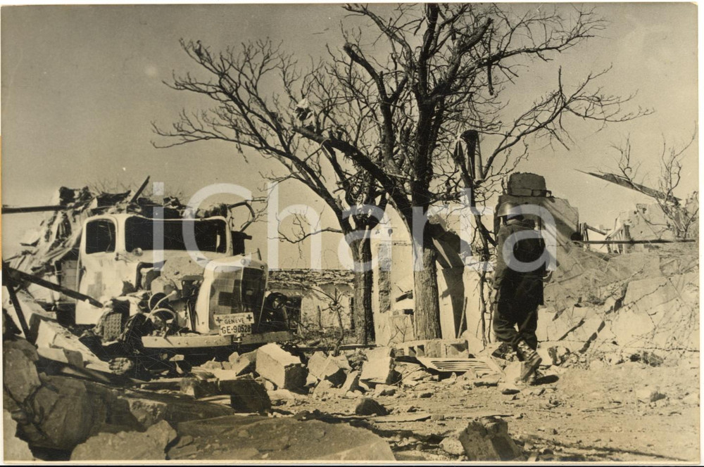 1958 Guerre d'ALGERIE Bombardement SAKIET - Camions de la Croix Rouge détruits
