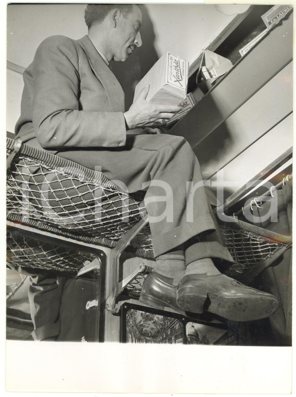 Fotografia d epoca originale 1953 MILANO Guardia di Finanza  Contrabbando sigarette su treno da Domodossola 1