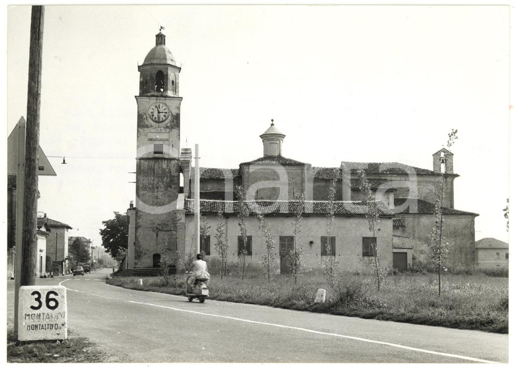 1960 MONTALTO DORA (TO) Veduta della chiesa parrocchiale di Sant'Eusebio vescovo