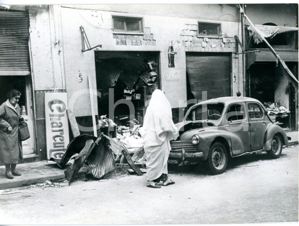 1962 ALGERI Negozio devastato da un attentato dell' OAS *Foto 18x13 cm