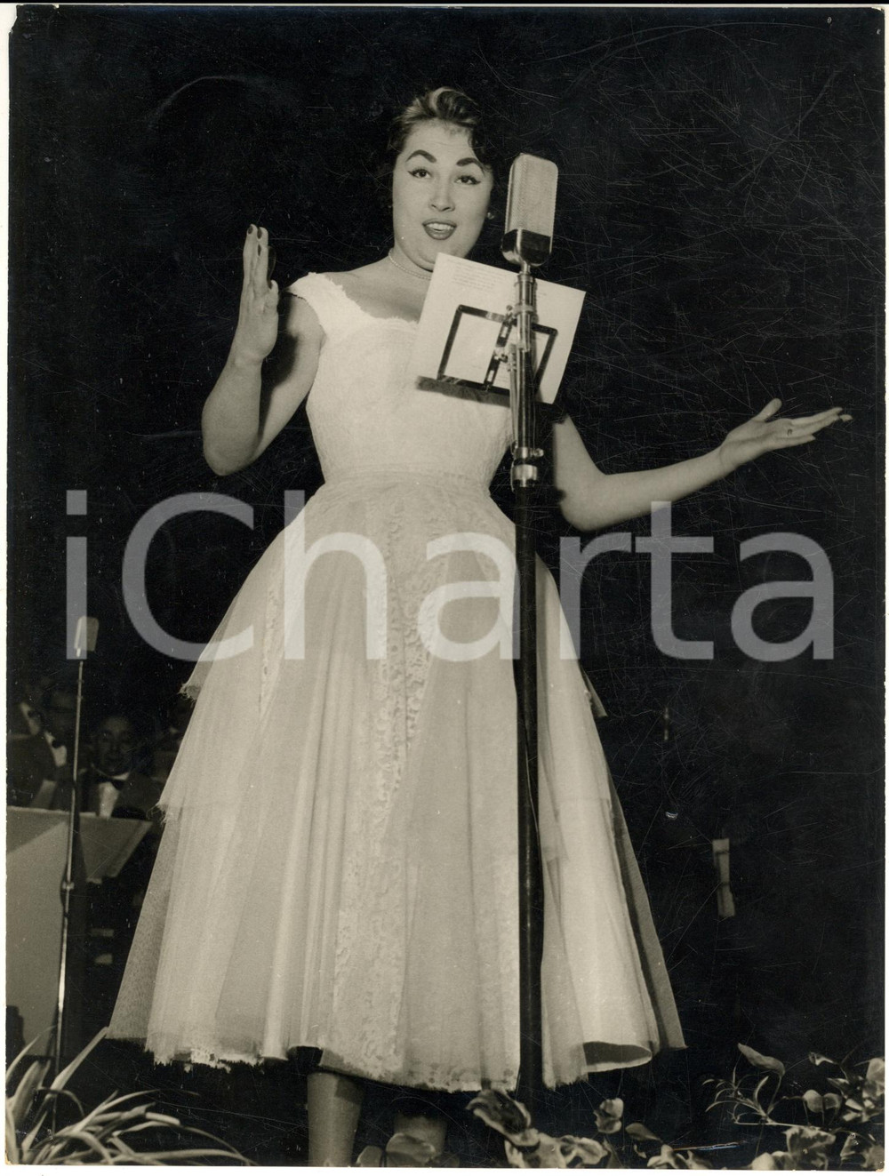 1955 ca s. l. ITALIA Marisa BRANDO a una manifestazione canora - Foto 18x24