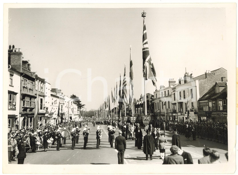 1953 STRATFORD-UPON-AVON Shakespeare's Anniversary Parade - Unfurling of flags