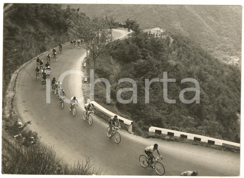 1955 COLLE DI NAVA CICLISMO 38° Giro d'Italia - Il passaggio dei corridori *Foto
