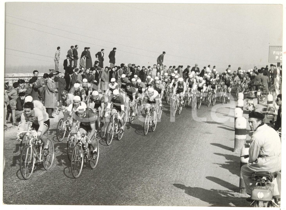 1953 CICLISMO MILANO-SANREMO Passo del TURCHINO - Il gruppo *Foto