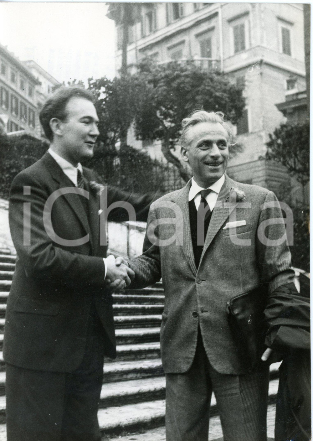 1958 ROMA Piazza di Spagna - Riappacificazione John ALTRICHAM e Renato MARMIROLI