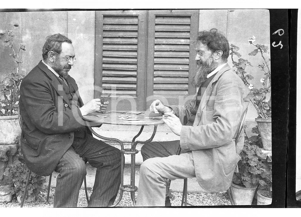 6x9cm NEGATIVO ORIGINALE * 1920 GARLATE (LC) Partita a carte in giardino