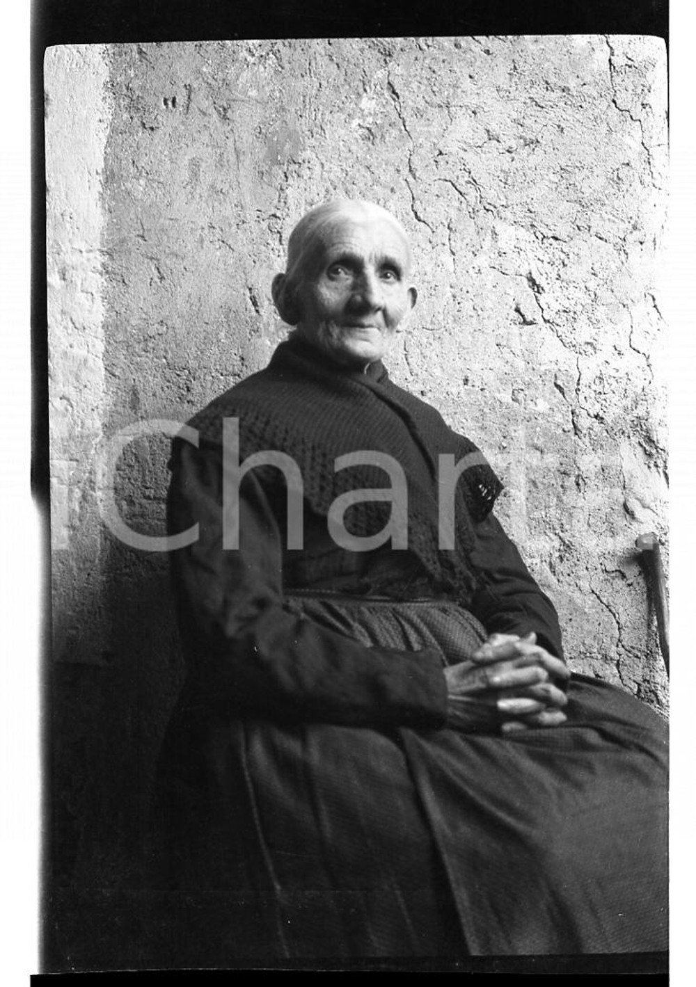 6x9cm NEGATIVO ORIGINALE * 1920 GARLATE (LC) Ritratto Rachele Bergamo sull'aia 3