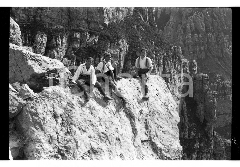 Fotografia d epoca originale 1921 MONTE RESEGONE LC Pausa in cresta durante ascesa NEGATIVO ORIGINALE 1