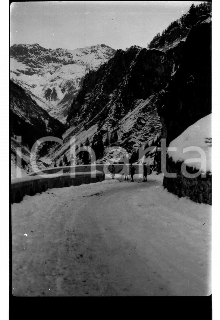 Fotografia d epoca originale 1928 MADESIMO SO Sugli sci verso per lo Spluga 1 NEGATIVO ORIGINALE 1