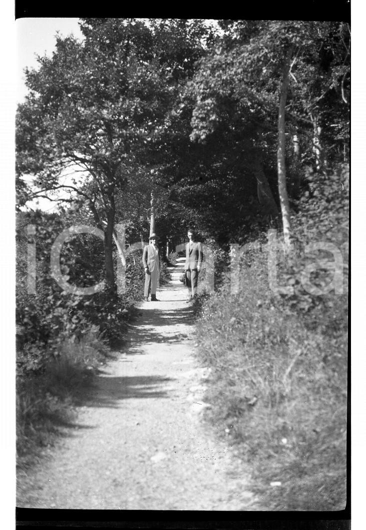 Fotografia d epoca originale 1925 CALDANA VA Lungo il sentiero per il Campo dei Fiori NEGATIVO ORIGINALE 1