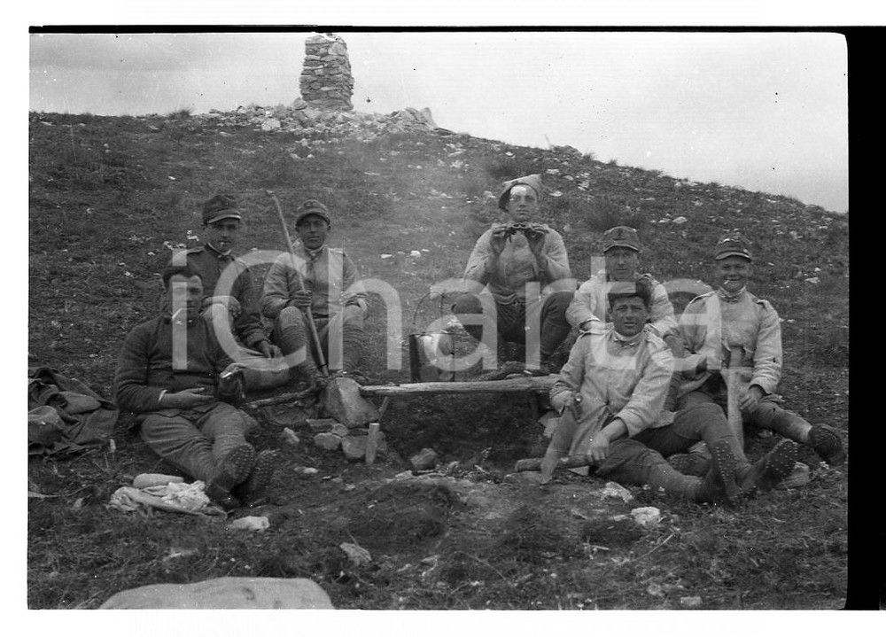 Fotografia d epoca originale 1926 MONTE BERTRAND CN Artiglieri con il rancio NEGATIVO ORIGINALE 1