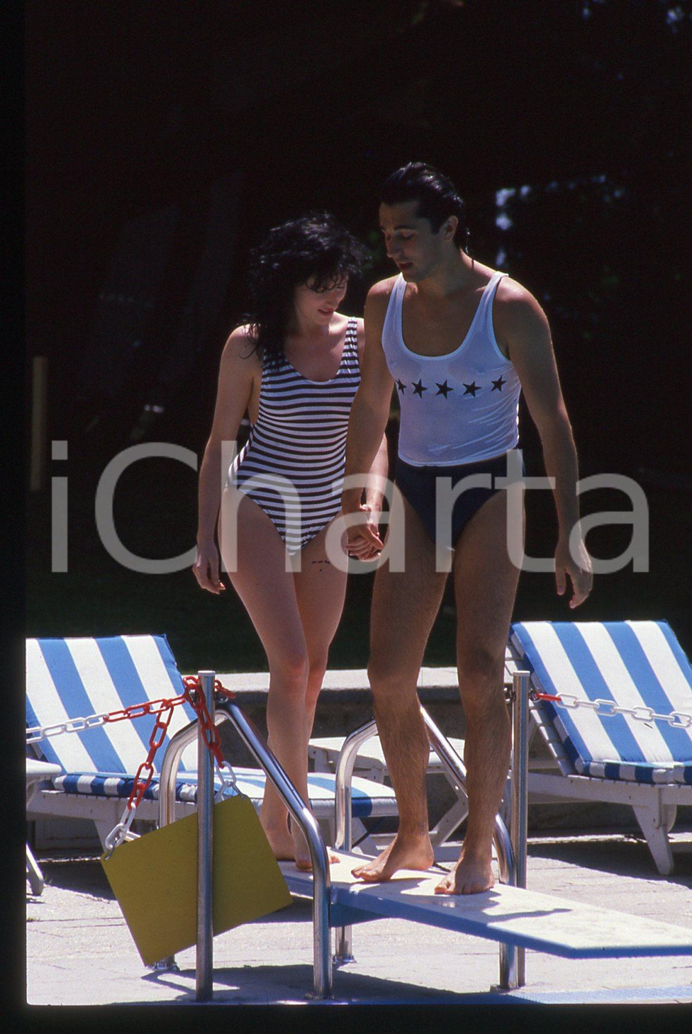 Fotografia d epoca originale 35mm vintage slide1988 GOSSIP Scarlett VON WOLLENMANN e SCIALPI in piscina 1 1