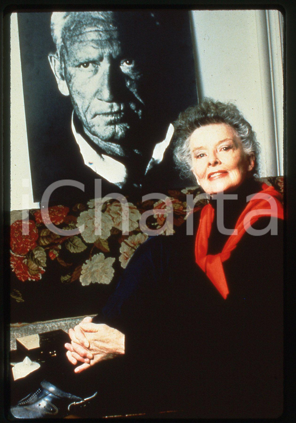 Fotografia d epoca originale 35mm vintage slide 1986 USA Katherine HEPBURN con ritratto di Spencer TRACY 2 1