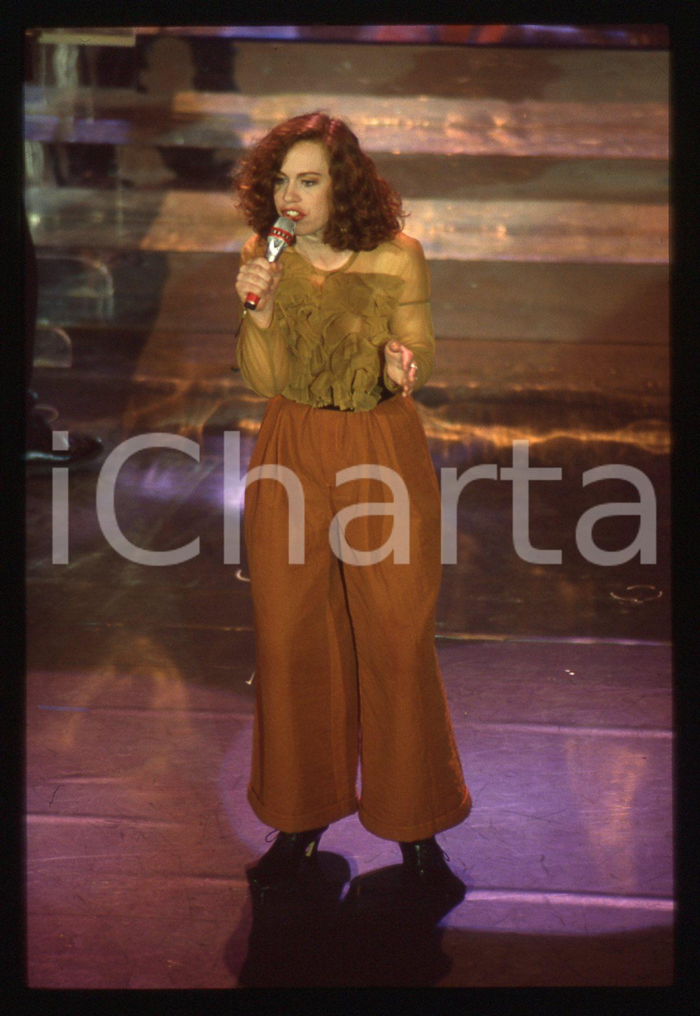 35mm vintage slide* 1991 SANREMO Sarah Jane MORRIS al Teatro Ariston (2)