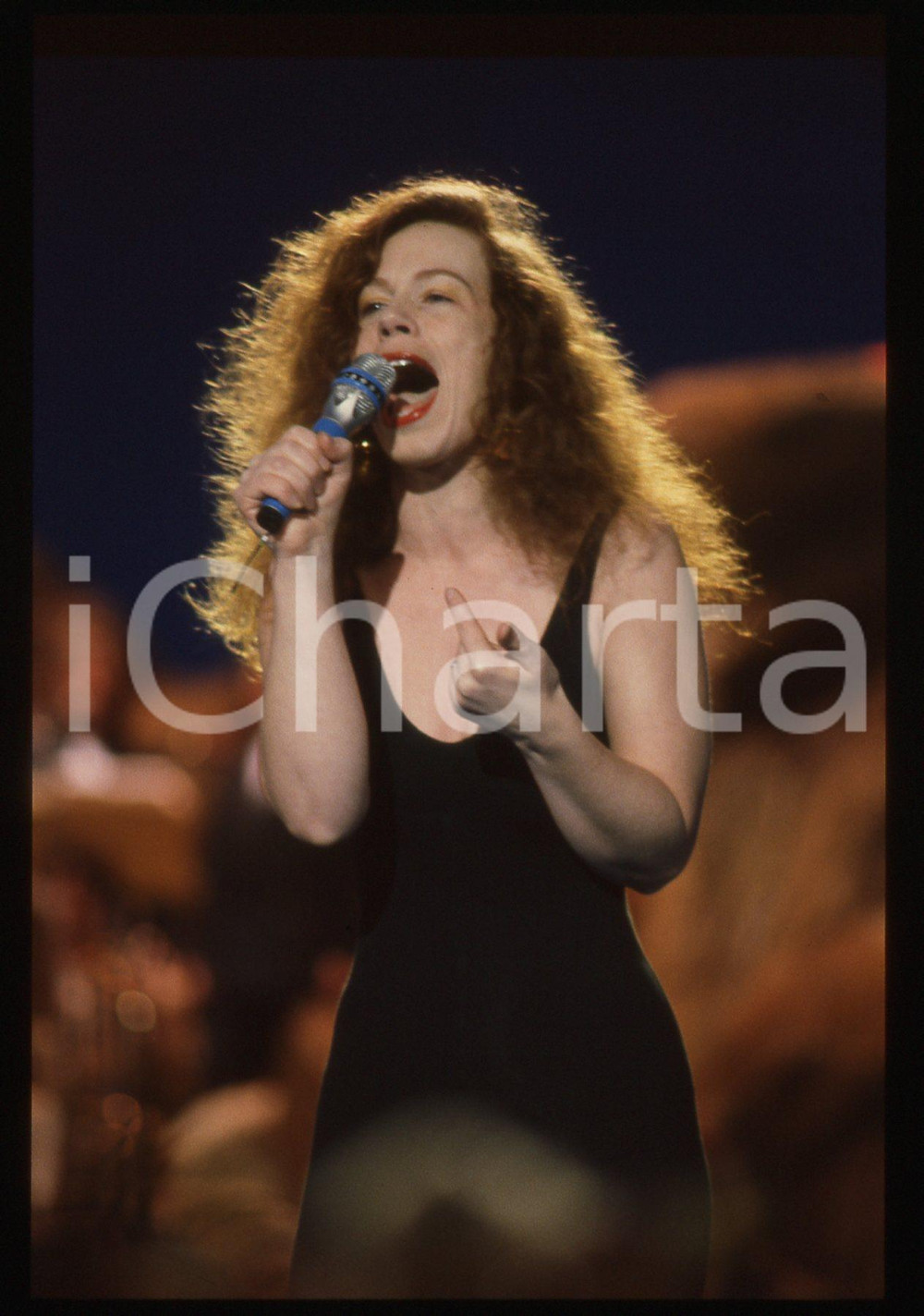 35mm vintage slide* 1990 SANREMO Sarah Jane MORRIS al Teatro Ariston (1)