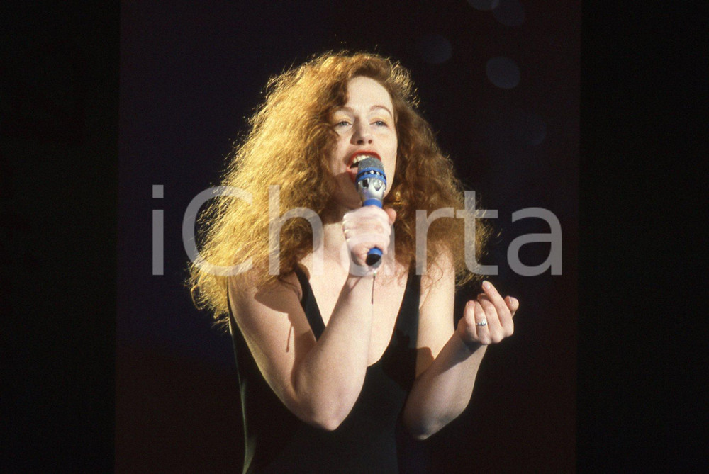 35mm vintage slide* 1990 SANREMO Sarah Jane MORRIS al Teatro Ariston (3)