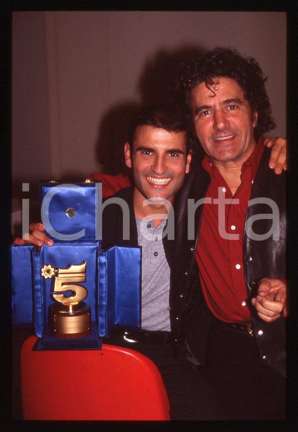35mm vintage slide* 1994 CANALE 5 Fausto LEALI Sal DA VINCI mostrano premio 2