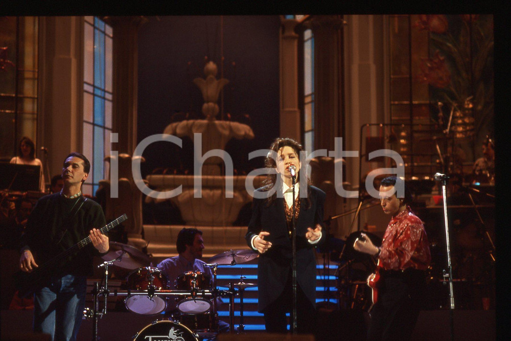 35mm vintage slide* 1992 SANREMO Laura VALENTE dei MATIA BAZAR -Teatro Ariston 2