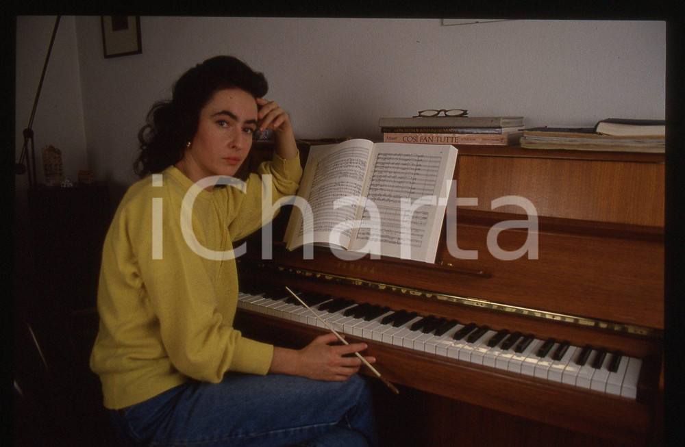 35mm vintage slide* 1990ca MILANO Anna WILHELM - Direttrice d'orchestra (2)