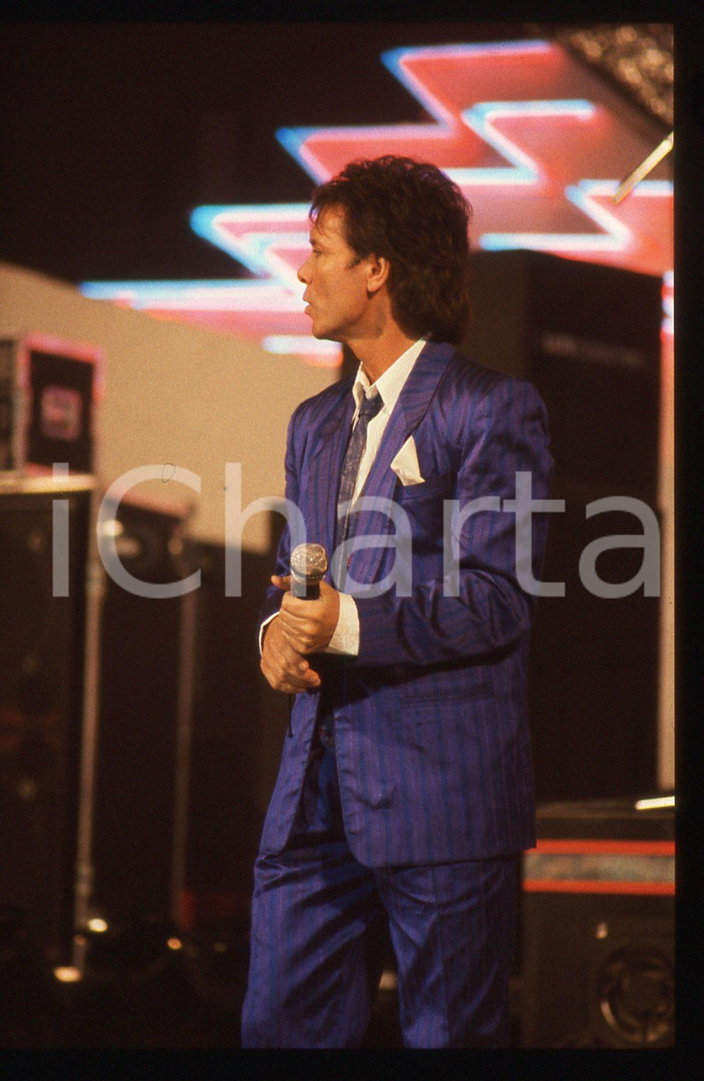 35mm vintage slide* 1989 SANREMO Cliff RICHARD sul palco del PALABARILLA (16)