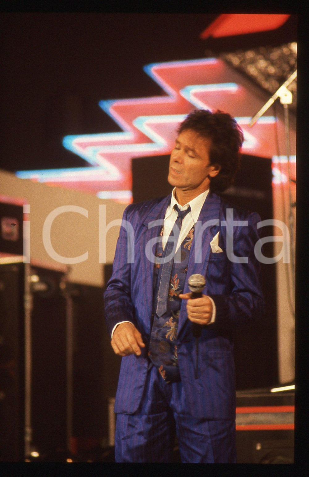 35mm vintage slide* 1989 SANREMO Cliff RICHARD sul palco del PALABARILLA (29)