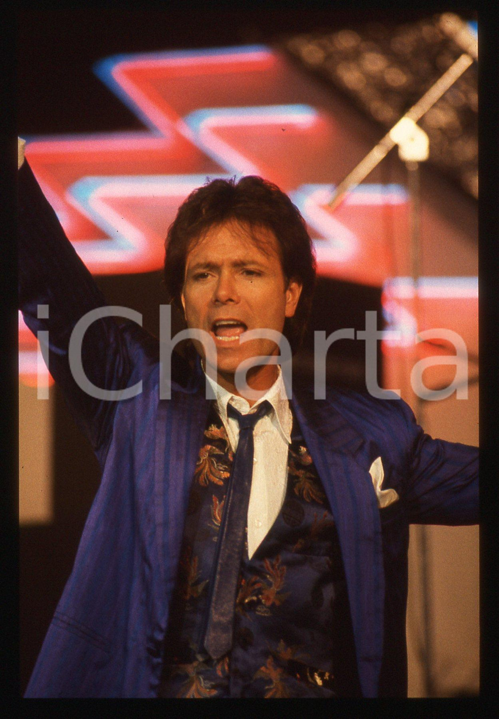 35mm vintage slide* 1989 SANREMO Cliff RICHARD sul palco del PALABARILLA (31)