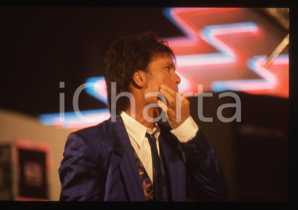 35mm vintage slide* 1989 SANREMO Cliff RICHARD sul palco del PALABARILLA (46)