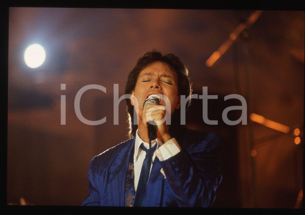 35mm vintage slide* 1989 SANREMO Cliff RICHARD sul palco del PALABARILLA (28)