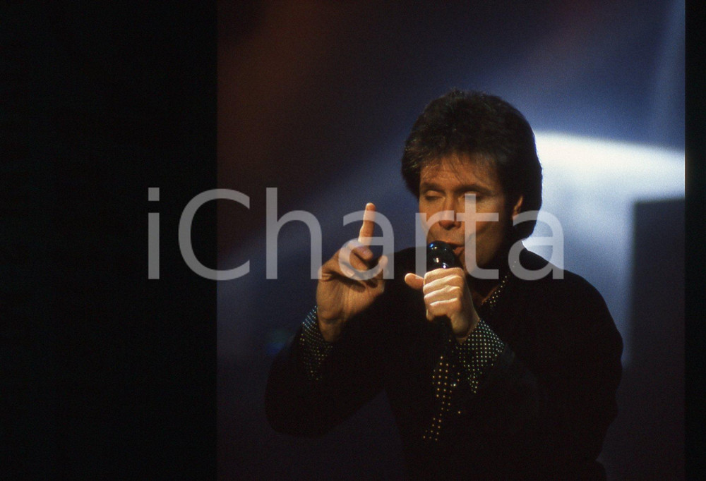 35mm vintage slide* 1989 SANREMO Cliff RICHARD sul palco del PALABARILLA (59)