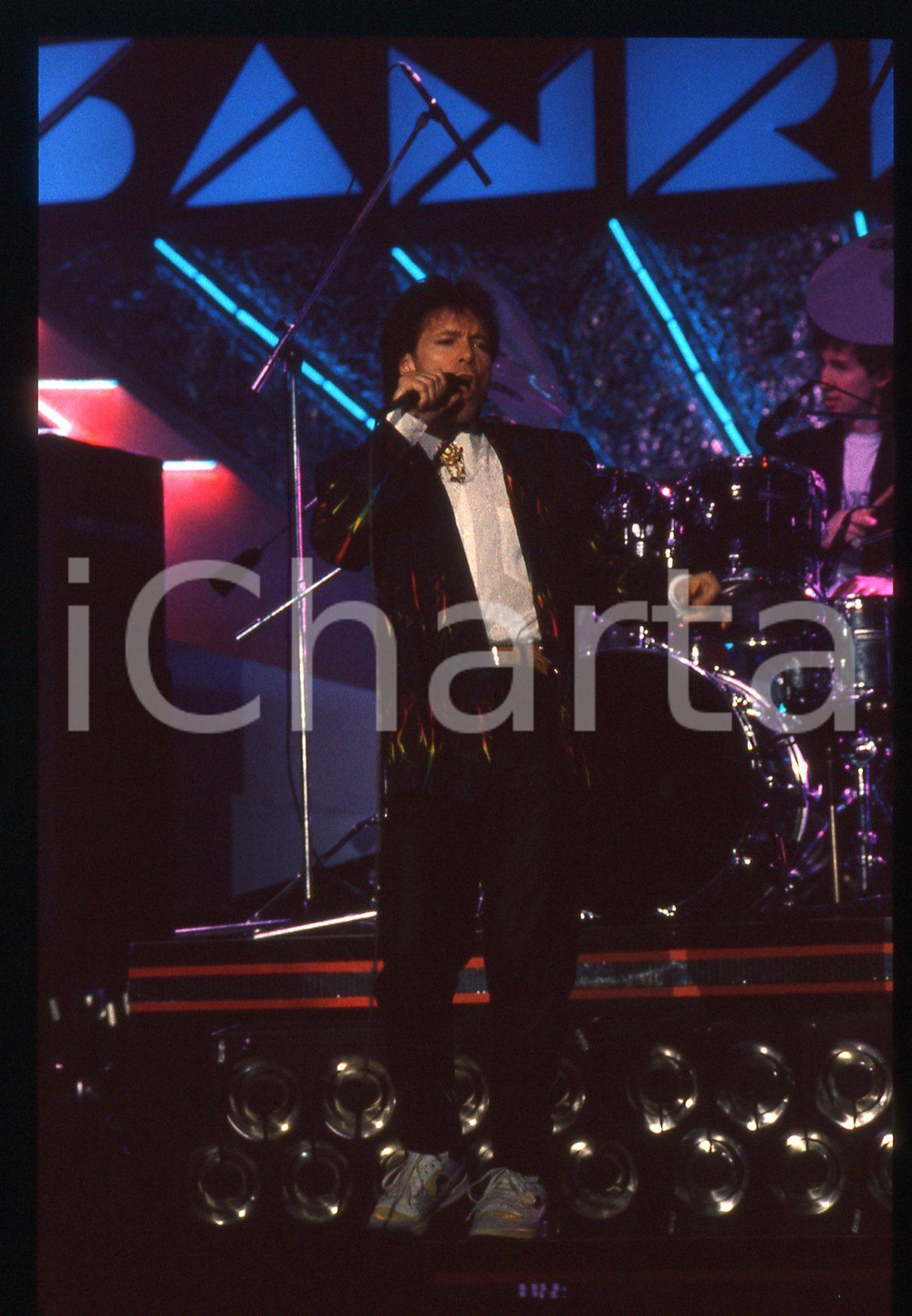 35mm vintage slide* 1989 SANREMO Cliff RICHARD sul palco del PALABARILLA (54)
