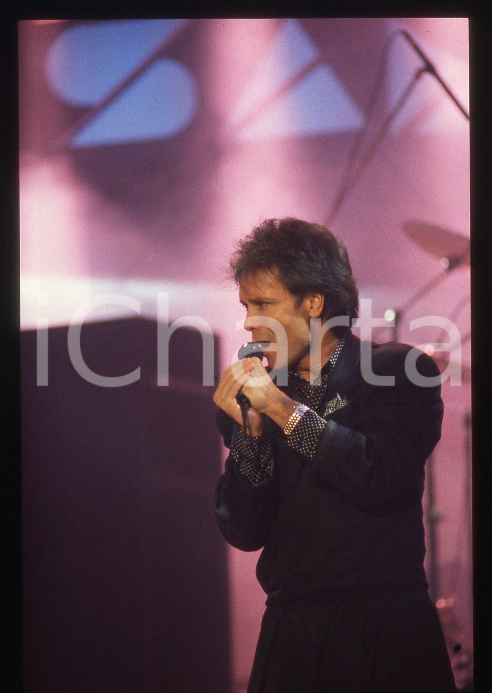 35mm vintage slide* 1989 SANREMO Cliff RICHARD sul palco del PALABARILLA (71)