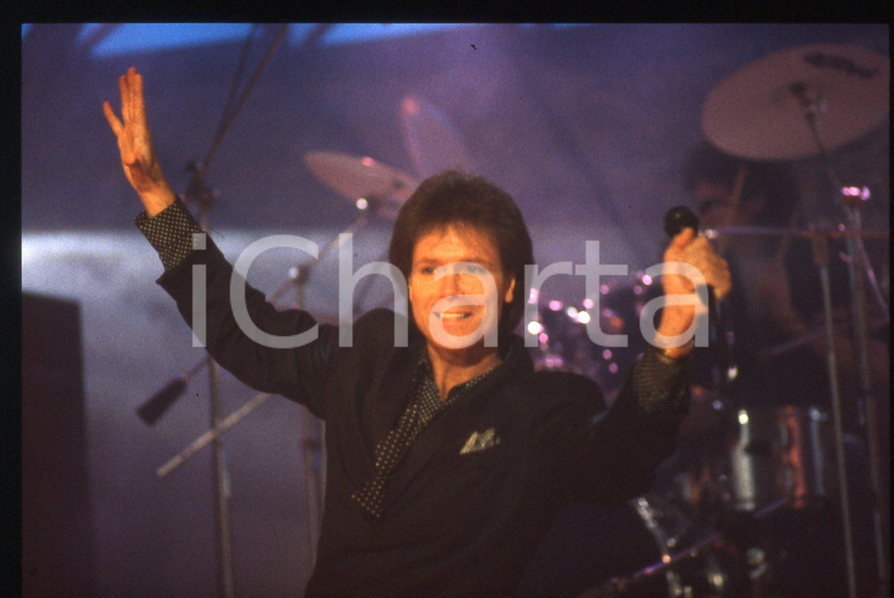 35mm vintage slide* 1989 SANREMO Cliff RICHARD sul palco del PALABARILLA (56)