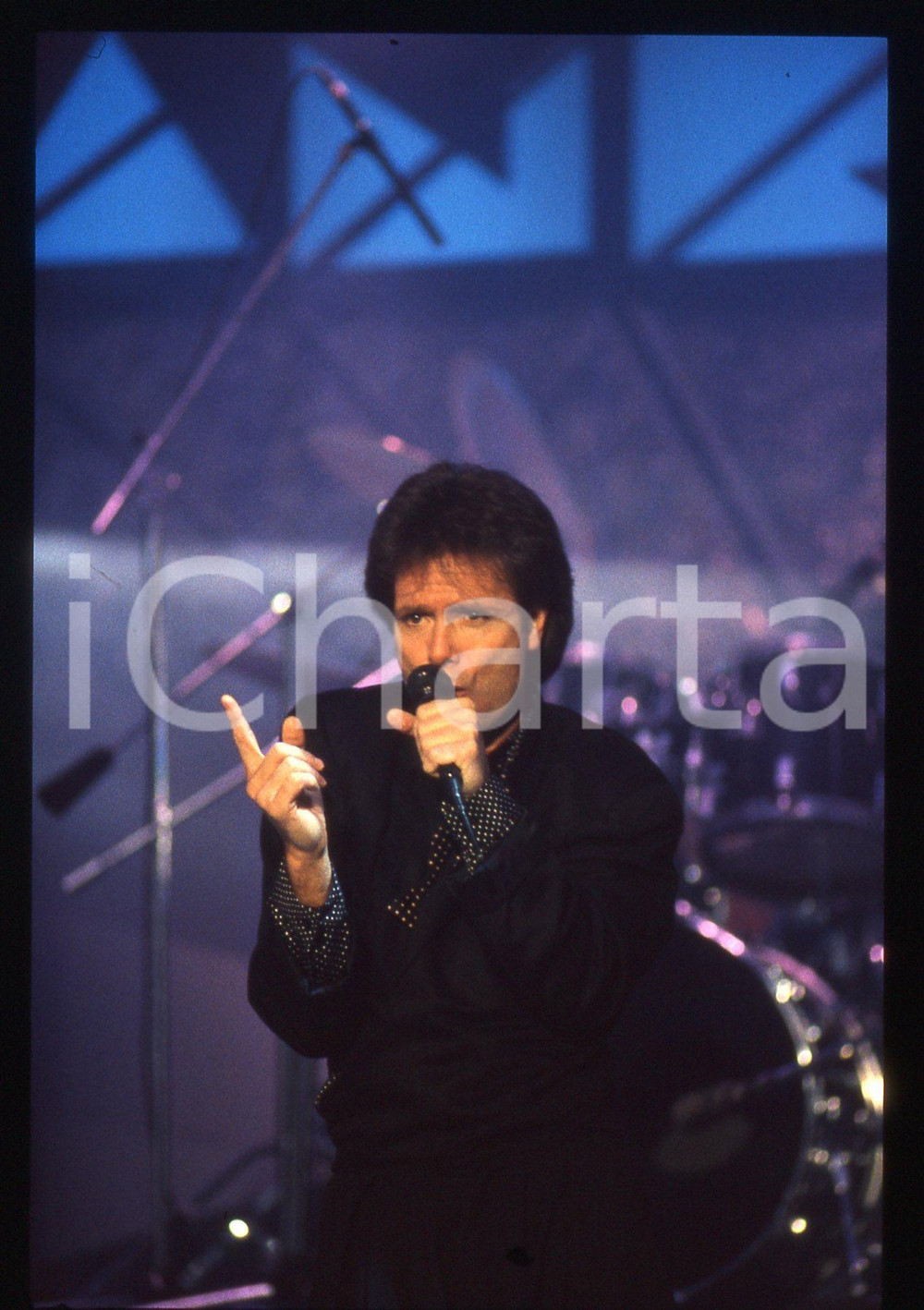 35mm vintage slide* 1989 SANREMO Cliff RICHARD sul palco del PALABARILLA (72)