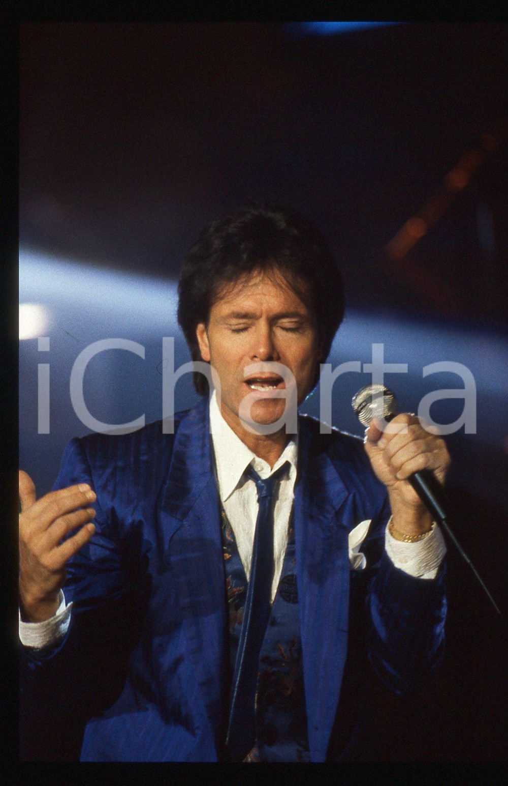 35mm vintage slide* 1989 SANREMO Cliff RICHARD sul palco del PALABARILLA (40)