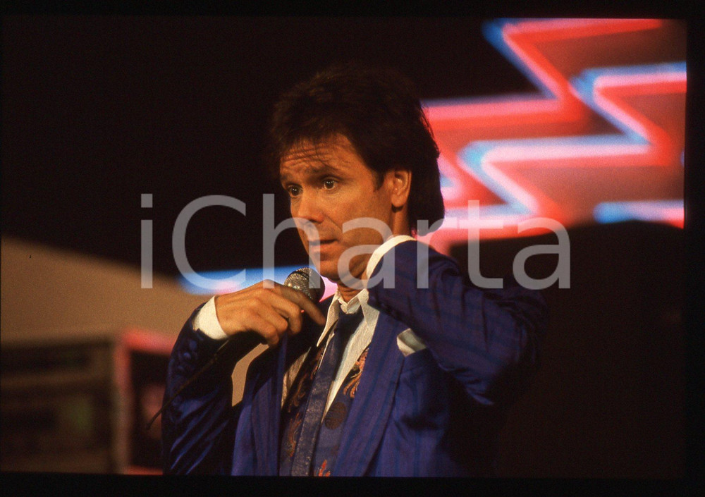 35mm vintage slide* 1989 SANREMO Cliff RICHARD sul palco del PALABARILLA (41)