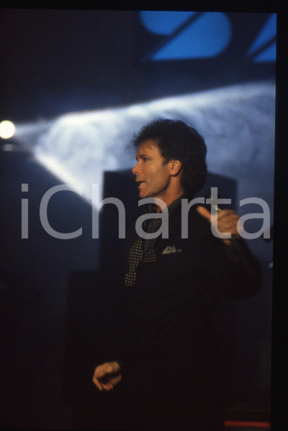 35mm vintage slide* 1989 SANREMO Cliff RICHARD sul palco del PALABARILLA (68)