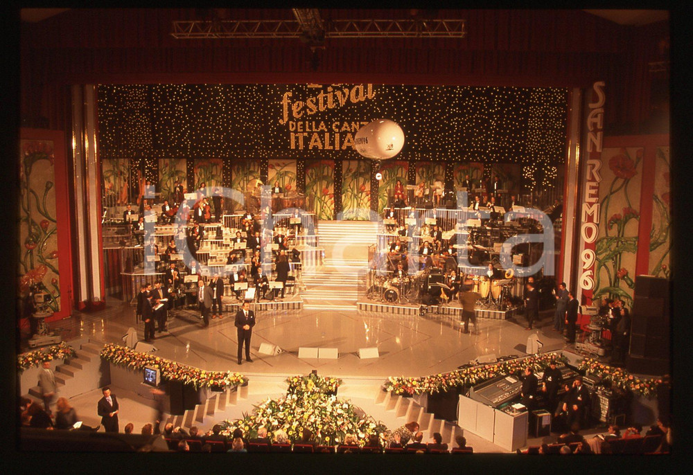 Fotografia d epoca originale 35mm vintage slide1996 SANREMO Pippo BAUDO conduce il Festival 1 1