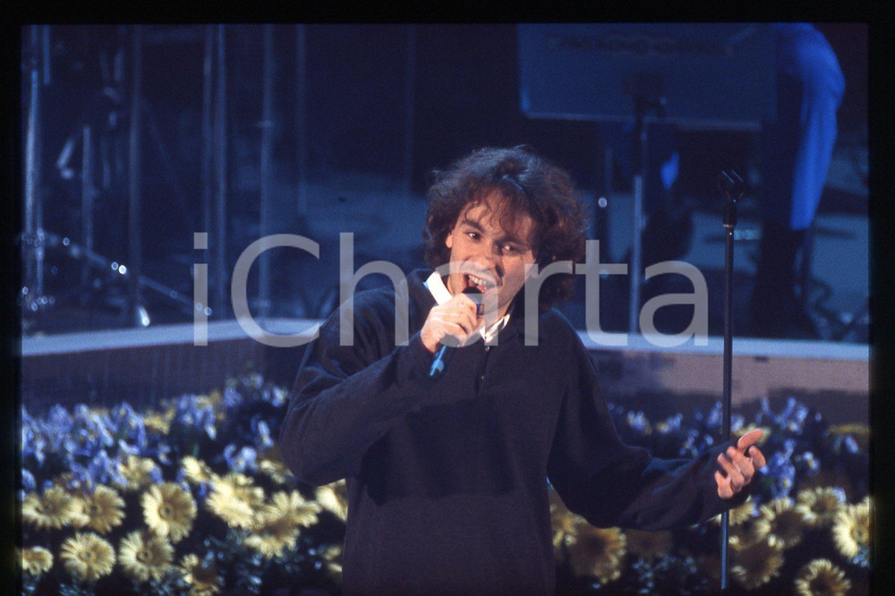 Fotografia d epoca originale 35mm vintage slide1996 SANREMO GIOVANI Luca LOMBARDI Ritratto del cantante 1 1