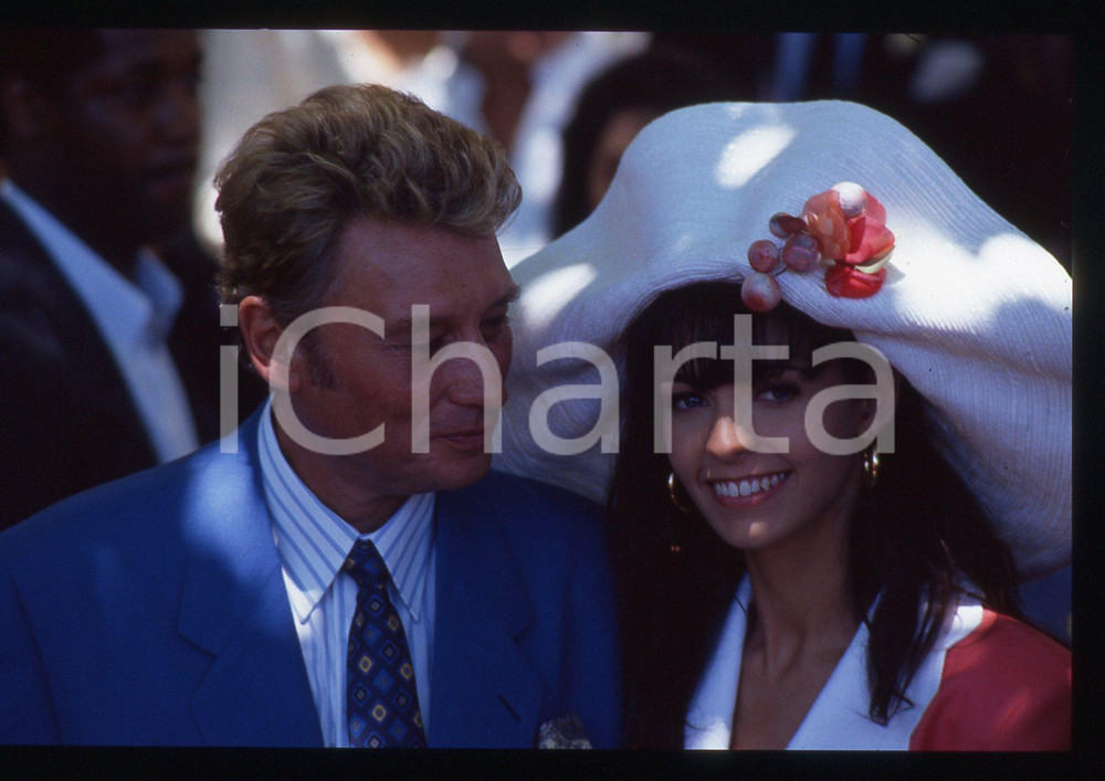 35mm vintage slide* 1990 RAMATUELLE Johnny HALLYDAY e Adeline BLONDIEAU Nozze 16