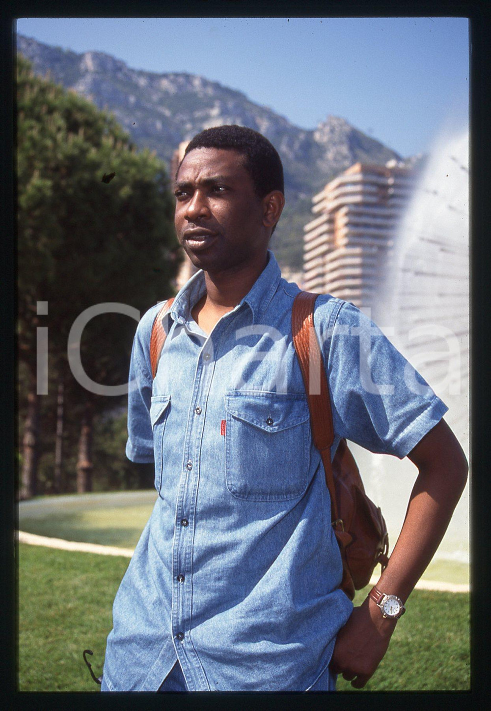 35mm vintage slide* 1990ca COSTUME Youssou N'DOUR Ritratto del cantante (3)