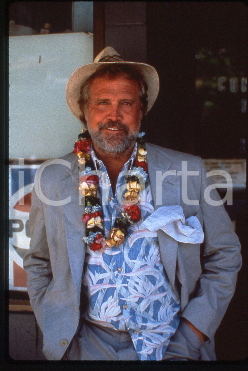 35mm vintage slide* 1992 RAVEN Lee MAJORS in una scena della serie tv (1)